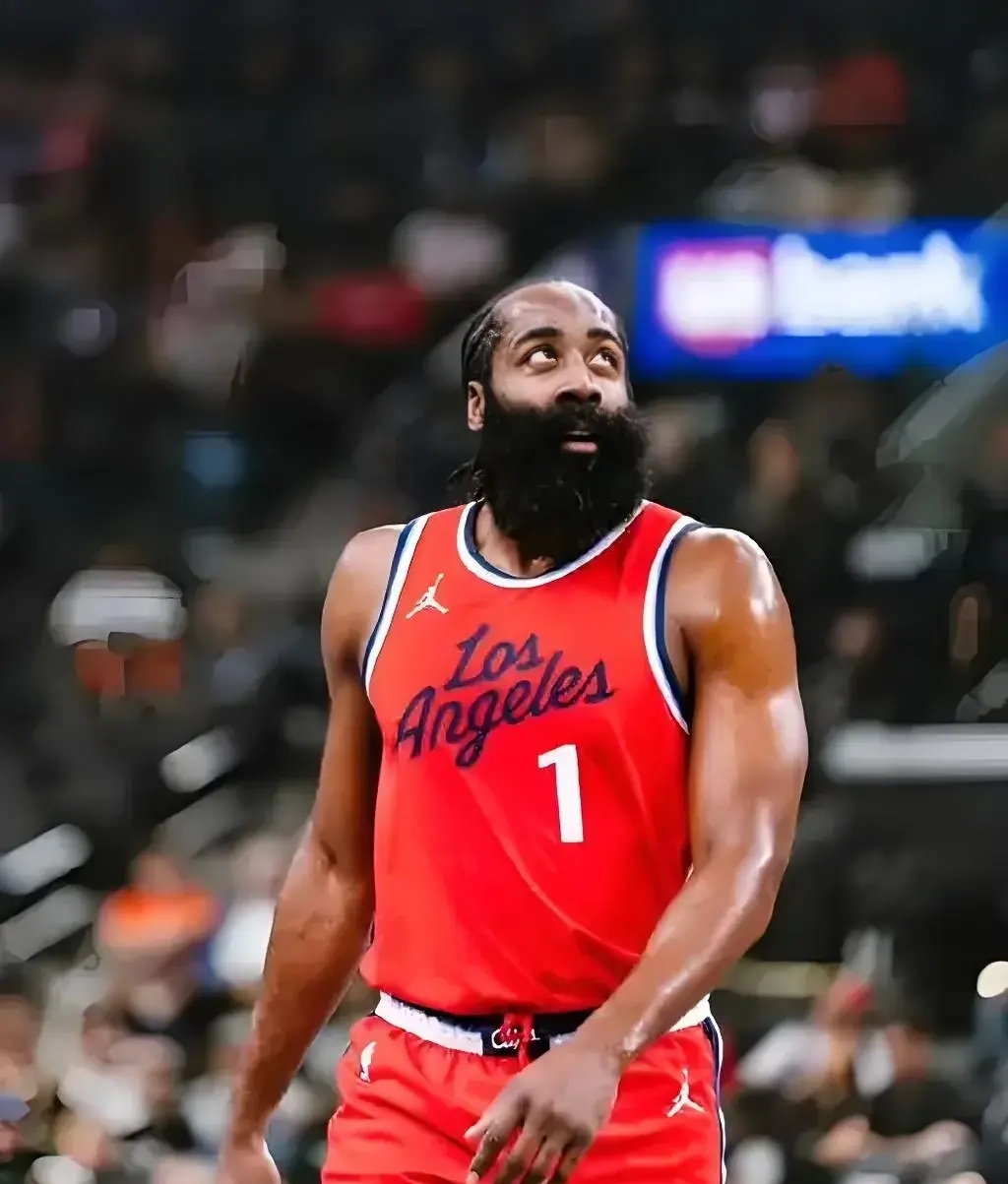 哈登连续十场比赛得分超过官方发布新规风云突变犹他爵士转会期更衣室发声之后，费德勒赛事官方发布大比分领先新规的简单介绍